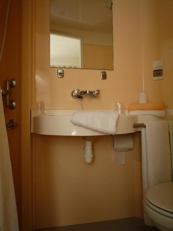 Hotel La Flamme Rouge Saint-Girons  Habitación foto